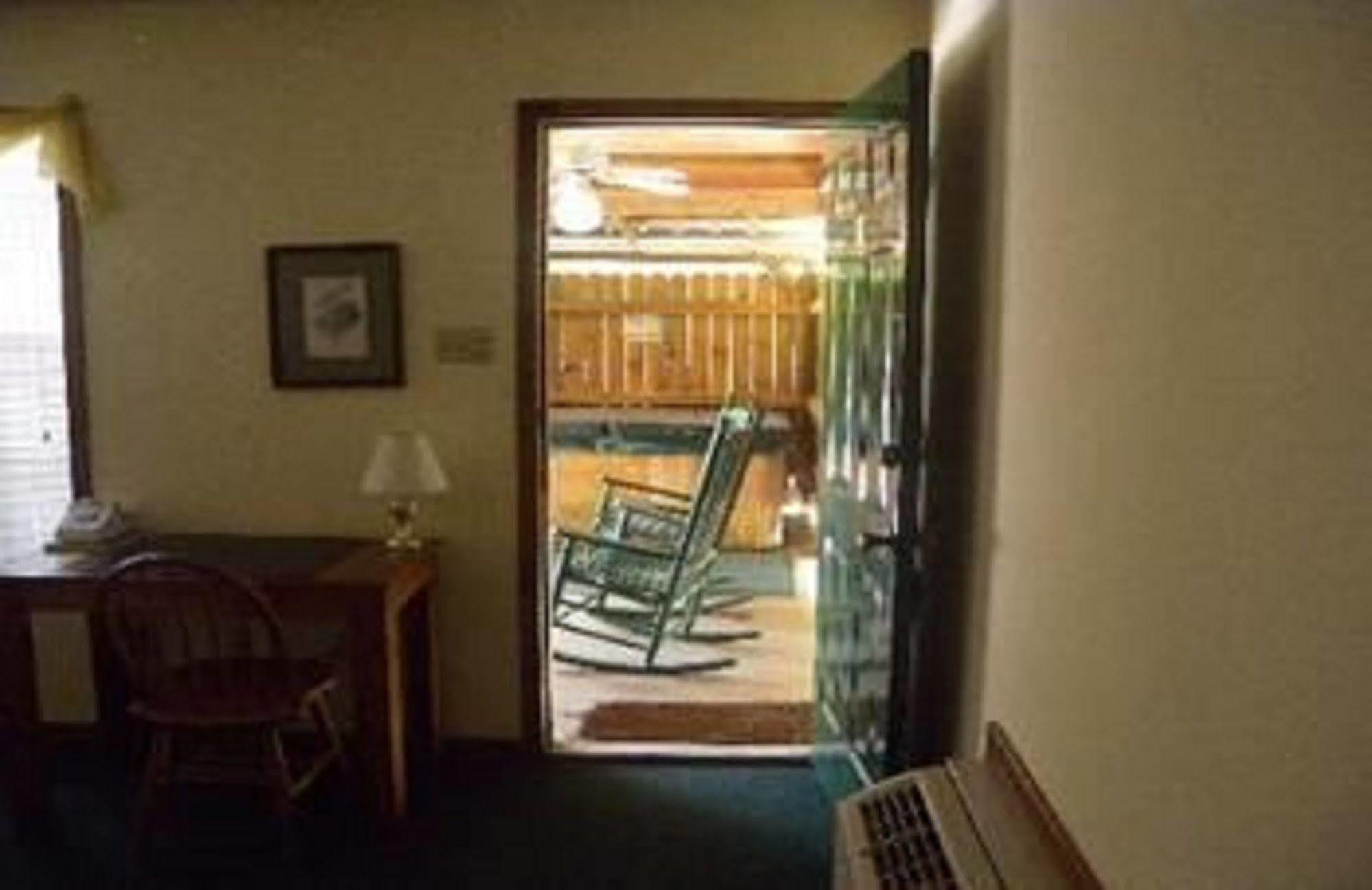 Pine Creek Country Inn Nacogdoches Exterior photo